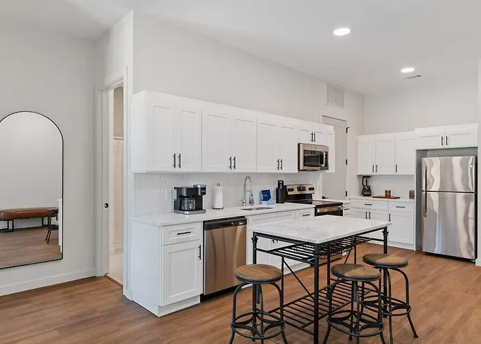 The Corbin 1305 - The Columbia Apartment