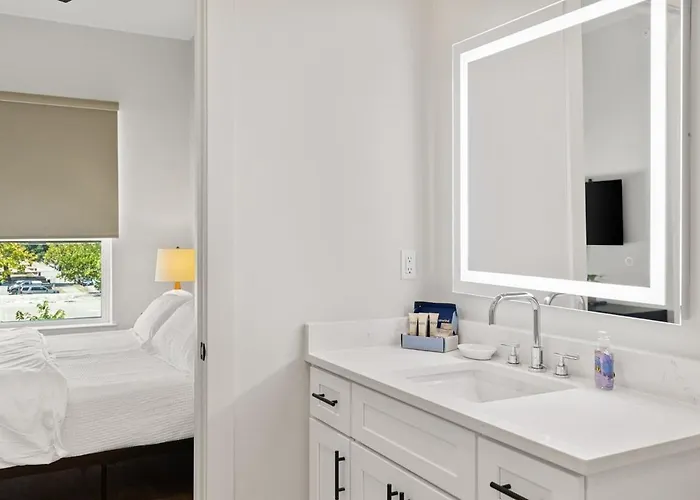 Apartment The Corbin 1305 - The Columbia *